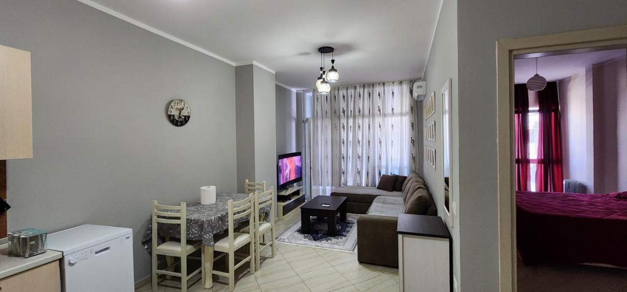 Pleasing Place With Free Parking On Site In Tirana Komuna E Parisit Eksteriør bilde